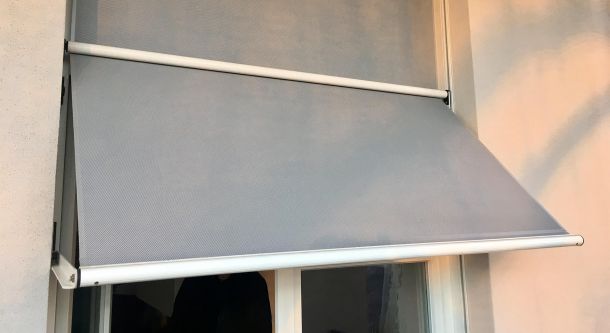Senkrechtmarkise am Fenster
