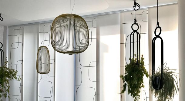 Design-Rollos im modernen Innenraum