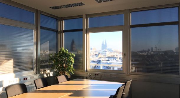 Sonnenschutz mit Blick nach außen